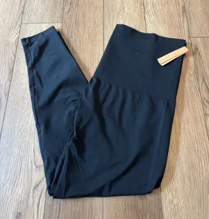 SKIMS leggings  thumbnail 1