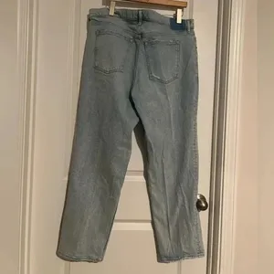 Abercrombie & Fitch The 90’s Straight low rise jeans size 34 thumbnail 3