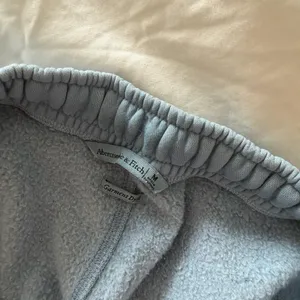 Abercrombie & Fitch Light Blue Fleece Sweatpants thumbnail 4