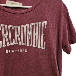 Abercrombie & Fitch Maroon Short Sleeve Spellout Collegiate Tee Shirt Size Small thumbnail 5