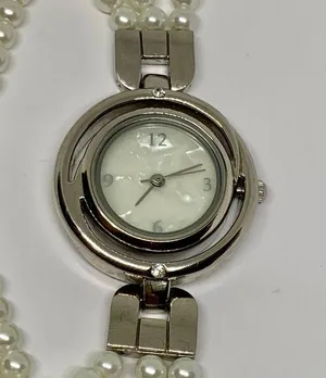 TCZ Simulated Pearl Silver Tone Quartz Analog Ladies Watch 29mm size 8” running thumbnail 2