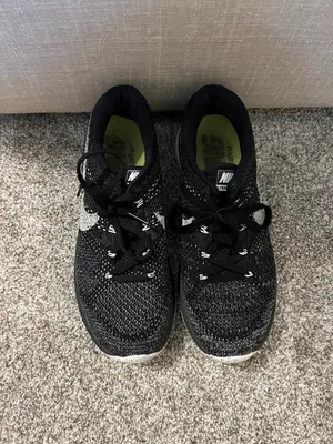 Women’s Flyknit Lunar3 Running Shoes thumbnail 2