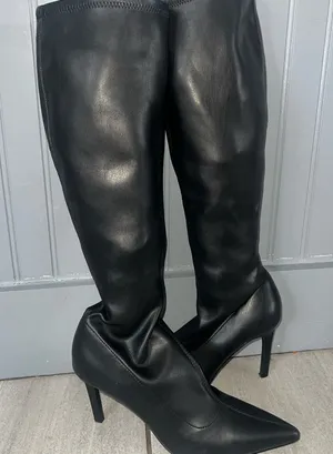 Source Unknown Black Leather Knee-High Women's Boots size 9 thumbnail 1