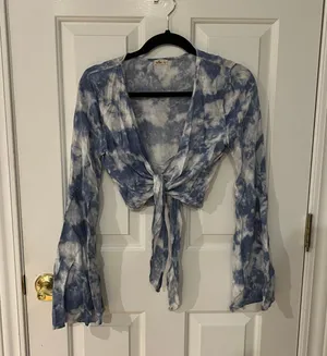 Hollister Crop Top thumbnail 1