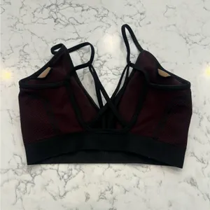 The Giving Movement Dark Burgundy & Black Sports Bra‎ Size Medium thumbnail 2