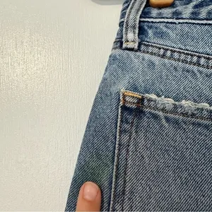 Abercrombie & Fitch Annie High Rise Distressed Shorts Womens 26 Jean Denim thumbnail 4