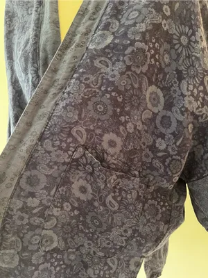 American Eagle Women's Navy Floral Soft Slouchy Open kimono thumbnail 2