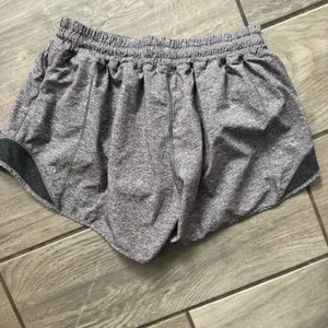 Lululemon Women’s Shorts 6 Tall running,workout thumbnail 3