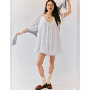 Free People White Eyelt Floral Boho Romper Oversized Jumper Cotton Size Small thumbnail 2