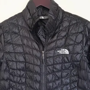 THE NORTH FACE Women’s Thermoball Jacket Black Small thumbnail 2
