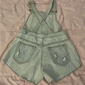 Glassons Denim light wash distressed overall shorts romper, size 8 boho casual thumbnail 12