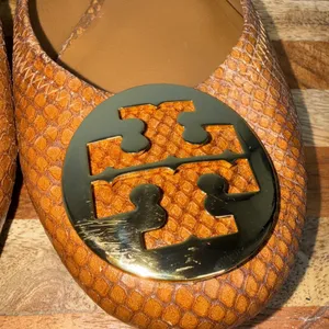 Tory Burch Reva Snake Skin Embossed Ballet Scrunch Flats Logo SZ 8.5 Brown Gold thumbnail 11