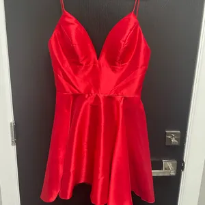 NWT Sherri Hill 52378 Satin cocktail Dress with V-neck bodice Red size‎ 12 $298 thumbnail 3