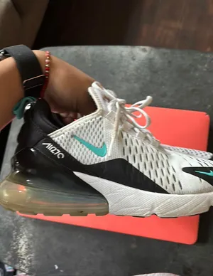Nike Air Max 270 thumbnail 1