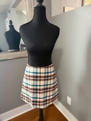 Aritzia Wilfred Classic Plaid Old Money Academia Mini Skirt Size 2. thumbnail 2