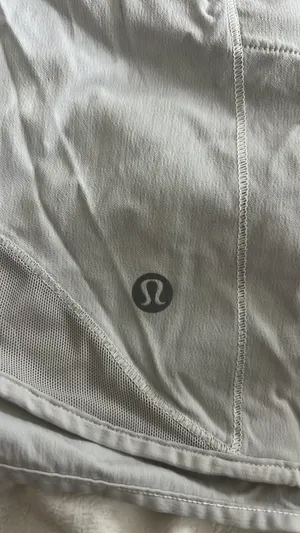 Lululemon Hotty Hot Shorts 4" thumbnail 6