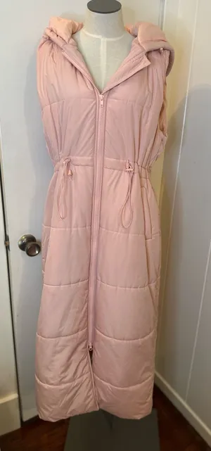 Amazon Hooded Long Sleeveless Puffer Vest in Light Pink Sz L thumbnail 1