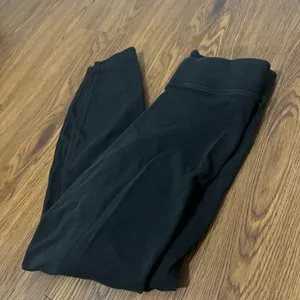 Nike Black Sportswear Essential 7/8 Mid Rise Leggings Size XS thumbnail 3