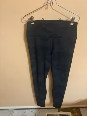 Alo High-Waist Black Camouflage Vapor Leggings thumbnail 3