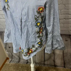 NWT Caslon puff sleeve embroidered blouse small thumbnail 5