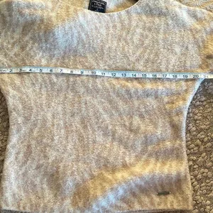 Abercrombie and Fitch Beige‎ and Cream Sweater. Size Small. thumbnail 6