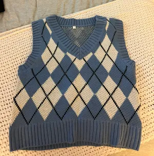 Small sweater vest thumbnail 1