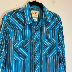 Wrangler Blue Stripe Pearl Snap Button Down Western Shirt - size Medium thumbnail 3