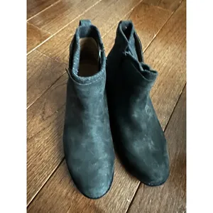 Vionic Ankle Boots Weather Resistant Black Suede Block Heel 8.5‎ Gorpcore thumbnail 4