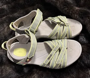 TEVA GREEN & YELLOW Strappy Hook & Loop SANDALS SN4266 Size 7 thumbnail 1