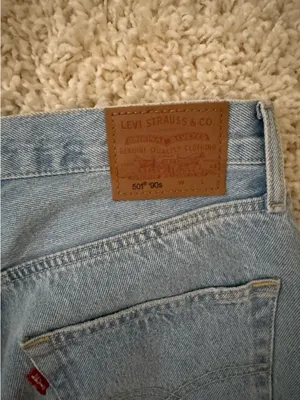 Levi’s 501 Jeans Straight 90s Leg Mid-Rise thumbnail 3