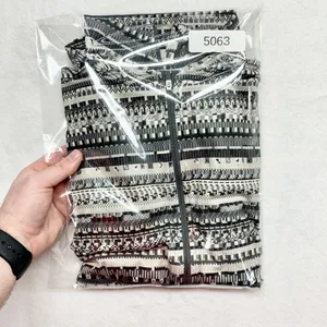 Nike Pro‎ Dri-FIT 1/2 Zip Pullover Womens Size M Grey Geometric Fair Isle Fleece thumbnail 9
