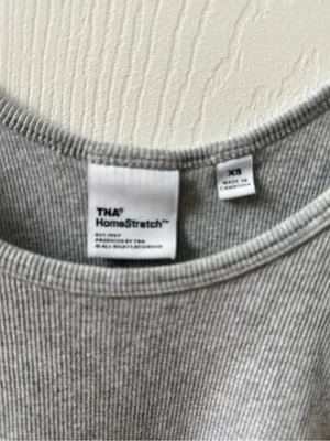 Aritzia Tna Homestretch Scoop Neck Waist Tank in Light Heather Gray thumbnail 4