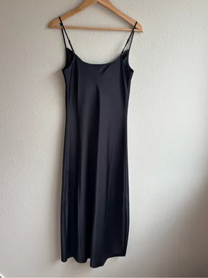 Sleek Black Slip Midi Dress thumbnail 7