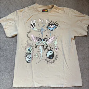 Teen Hearts Graphic Tee thumbnail 1