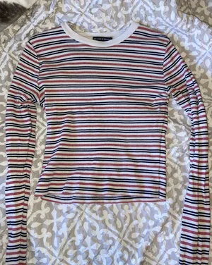 Brandy Melville Long Sleeve thumbnail 2