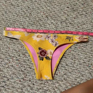 TRIANGL Fiore Giallo swimwear floral neoprene Bikini Swim Bottoms- Size Small thumbnail 6