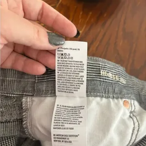 American Eagle Hi Rise Mini Skirt Size 12 Glen Plaid Grey thumbnail 4