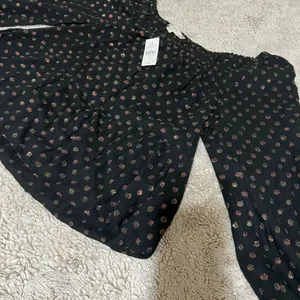 LOFT-AnnTaylor Long sleeve peasant top Size S thumbnail 3