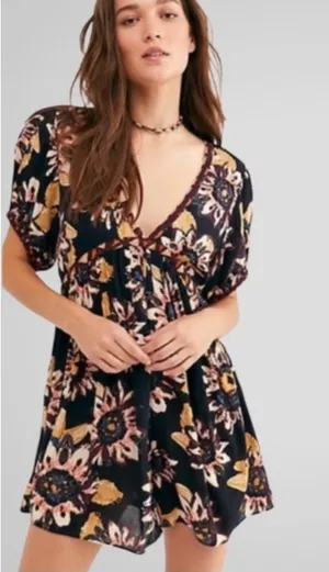 NWT Free People On The Edge Romper Black Floral Size Medium Retail $108.00 thumbnail 1