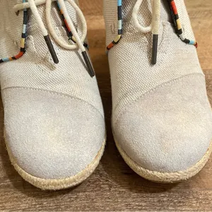 TOMS Desert Wedge Espadrille Canvas Shoes in Whisper - Size 8 thumbnail 10