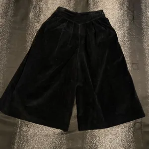 Womens 7/8 The Bottom Line by Brooks 100% Cotton Black Wide Leg Capri/Culottes thumbnail 3