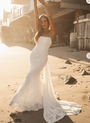 LULU's Elegant Sexy Wedding Bridal Shower Engagement Romantic Open Back Gown thumbnail 1