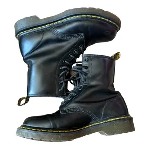 DR MARTENS 1460 Smooth Leather Lace Up Boots Black Ladies size 6 thumbnail 8