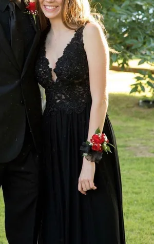 Sherri Hill Black Dress thumbnail 4