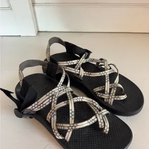 Chacos women’s ZX2 strappy sandals size 8 thumbnail 2