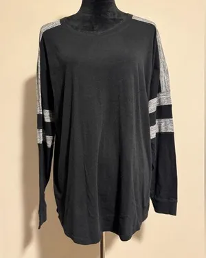 EUC PINK Victoria’s Secret Black and Gray Long Sleeve Top size large thumbnail 1