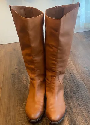 Sam Edelman Brown Leather Interior thumbnail 1