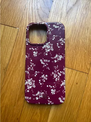 Velvet Caviar iPhone 16 Pro Max Case thumbnail 1