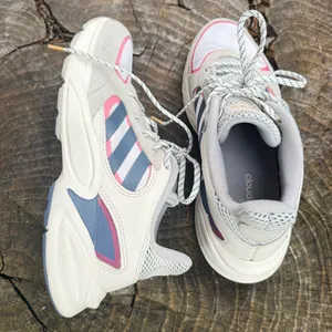 Adidas Womens 90s Valasion Running Shoes size 8 thumbnail 5