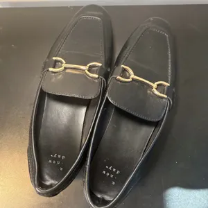 A New Day Womens 8 Black Gold Buckle Loafers Almond Toe Slip On Flat‎ Shoes Chic thumbnail 6